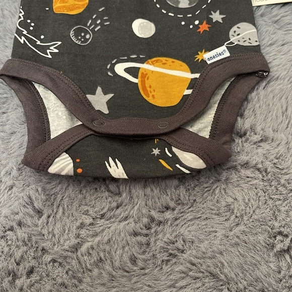 10 Pc Modern Moments by Gerber Baby Boy Gift Set - 3-6Months - Picture 9 of 12